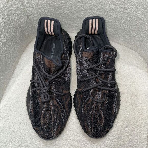 Adidas Yeezys 350 v2 Shoes Color Grey Size 8.5 - Picture 1 of 6